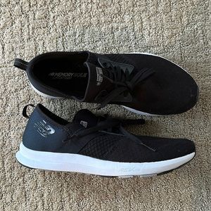 New Balance Women’s Nergize Fuel Memory Core, Black/white, Sz 10, like new!